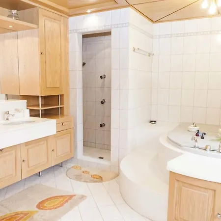 Alphof Luxus Ferienappartment דירה *